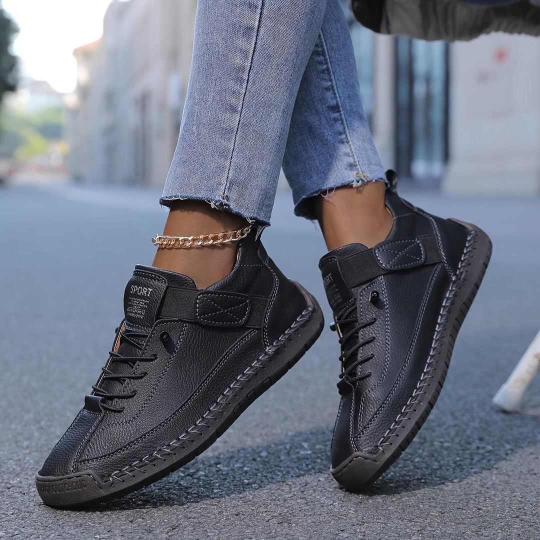 Women’s Casual Walking Shoes – Closed Toe Lace-Up Comfort Sneakers