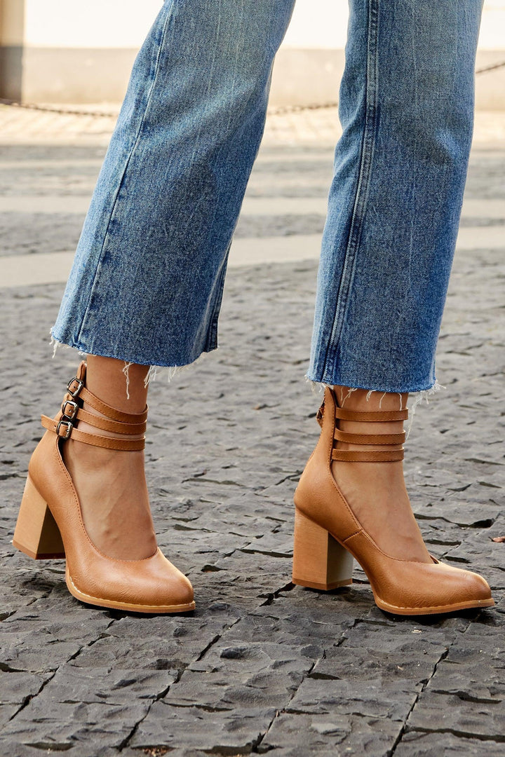 Casilda | Smooth Sandals with Ankle Strap and Thick Heel