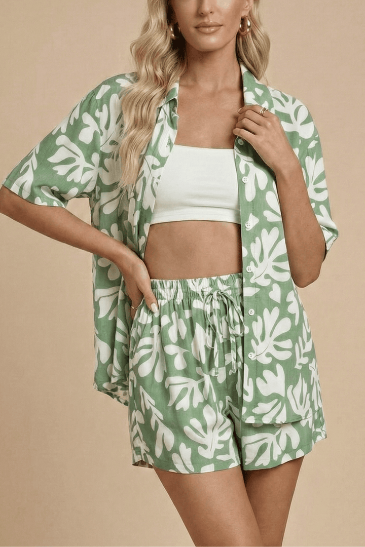 Women’s Printed Two-Piece Shirt and Shorts Set – Relaxed Summer Co-Ord