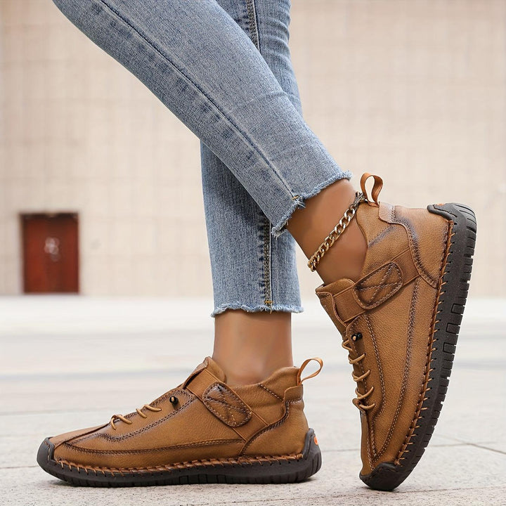 Women’s Casual Walking Shoes – Closed Toe Lace-Up Comfort Sneakers
