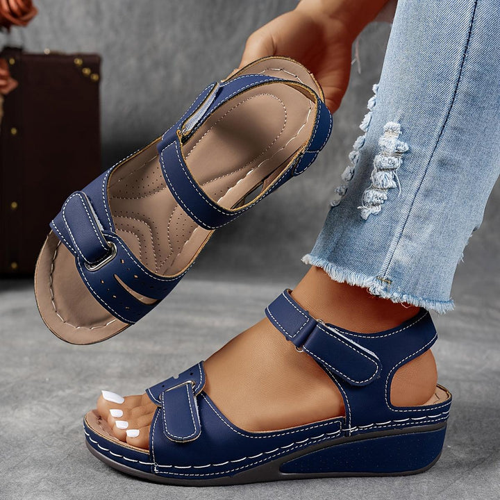 Women's Cushioned Sandals With Adjustable Straps